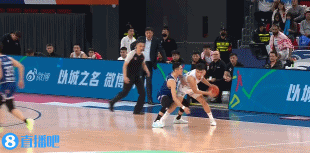 山东高速又输了…输给了上海，本赛季的山东男篮输给谁一点不意外！
罚球一项上海35