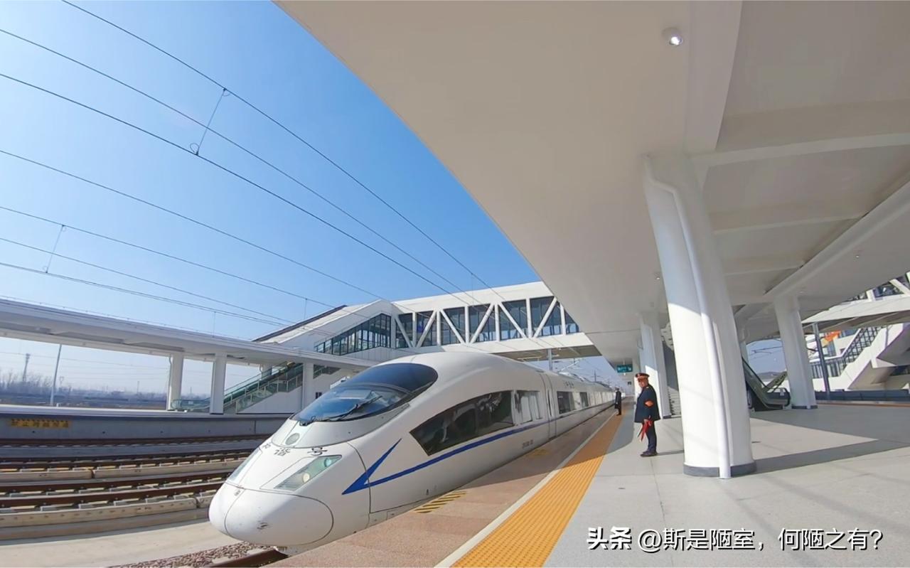 不少人纳闷：自家高铁站明明有列车经停，早高峰、晚高峰黄金时段却常年无票，车票全都