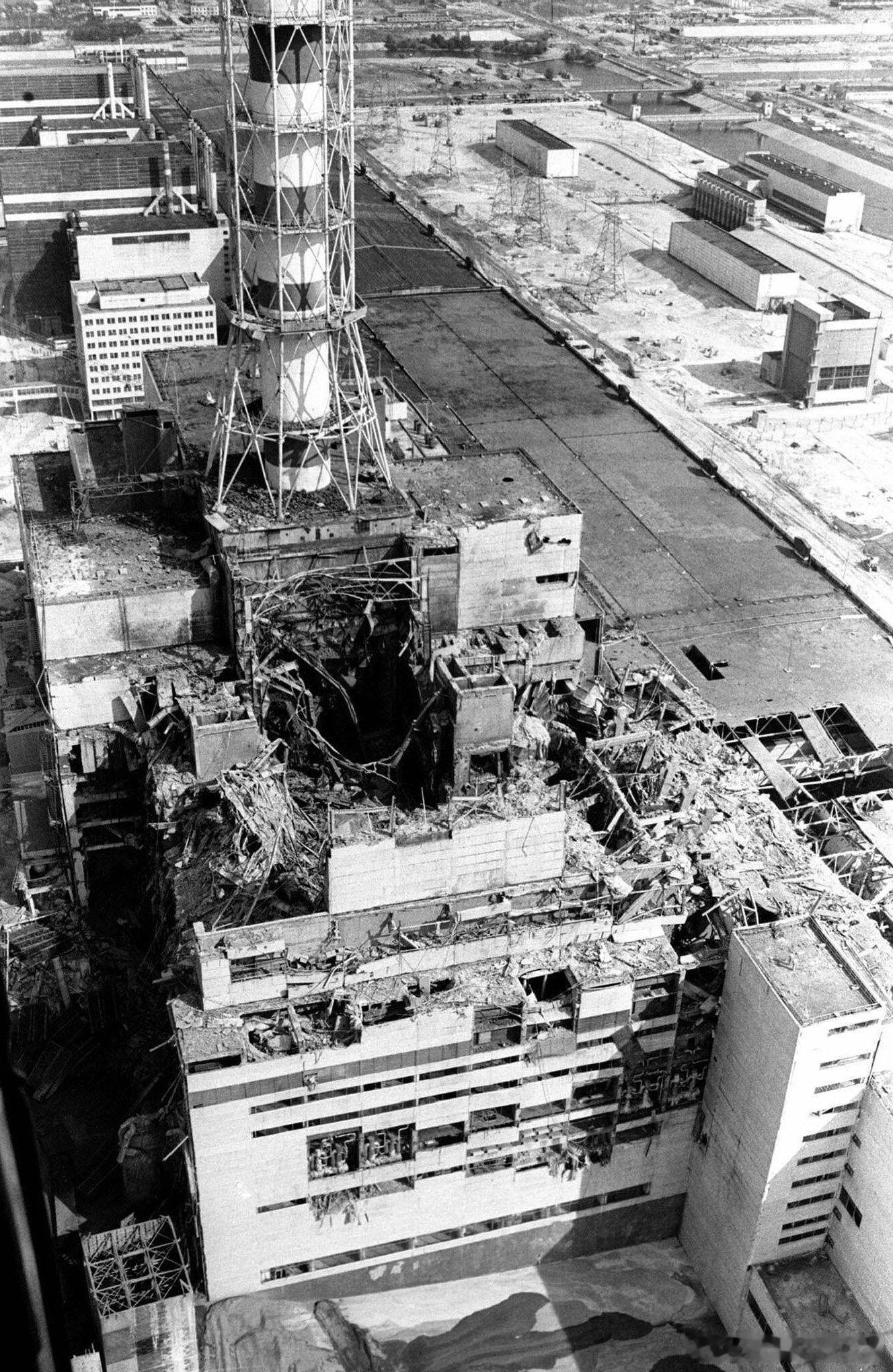飞扬军事 40年前的今天，1986年4月26日，苏联切尔诺贝利核电站生爆炸泄露事