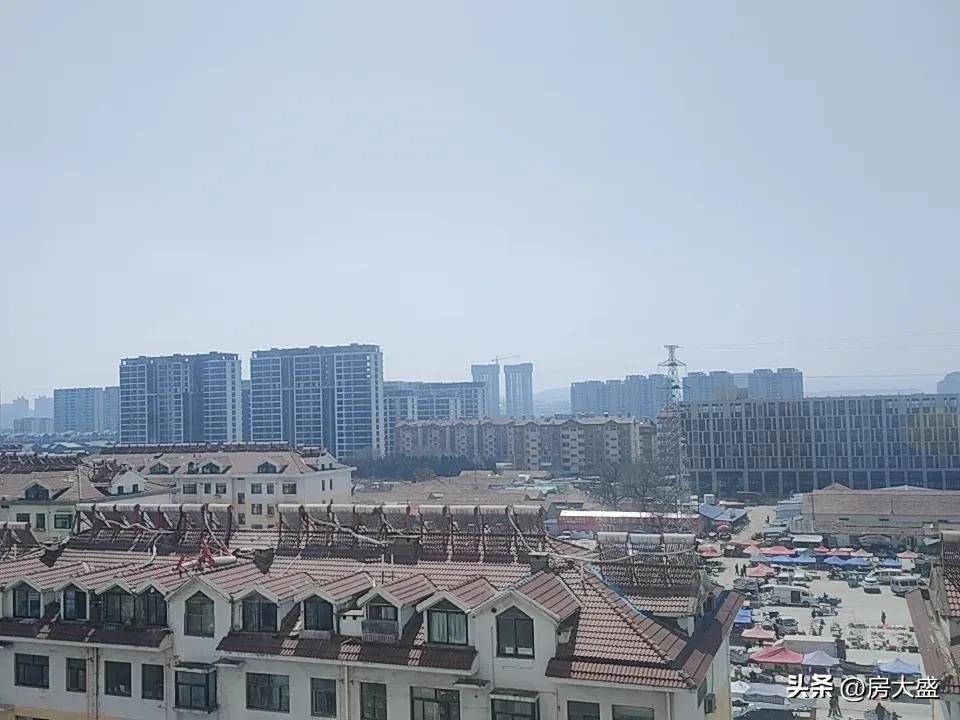 昨天晚上做梦，梦到那个欠我钱的人拔牙，关键是无痛无流血，这梦也太奇怪了。都说梦是