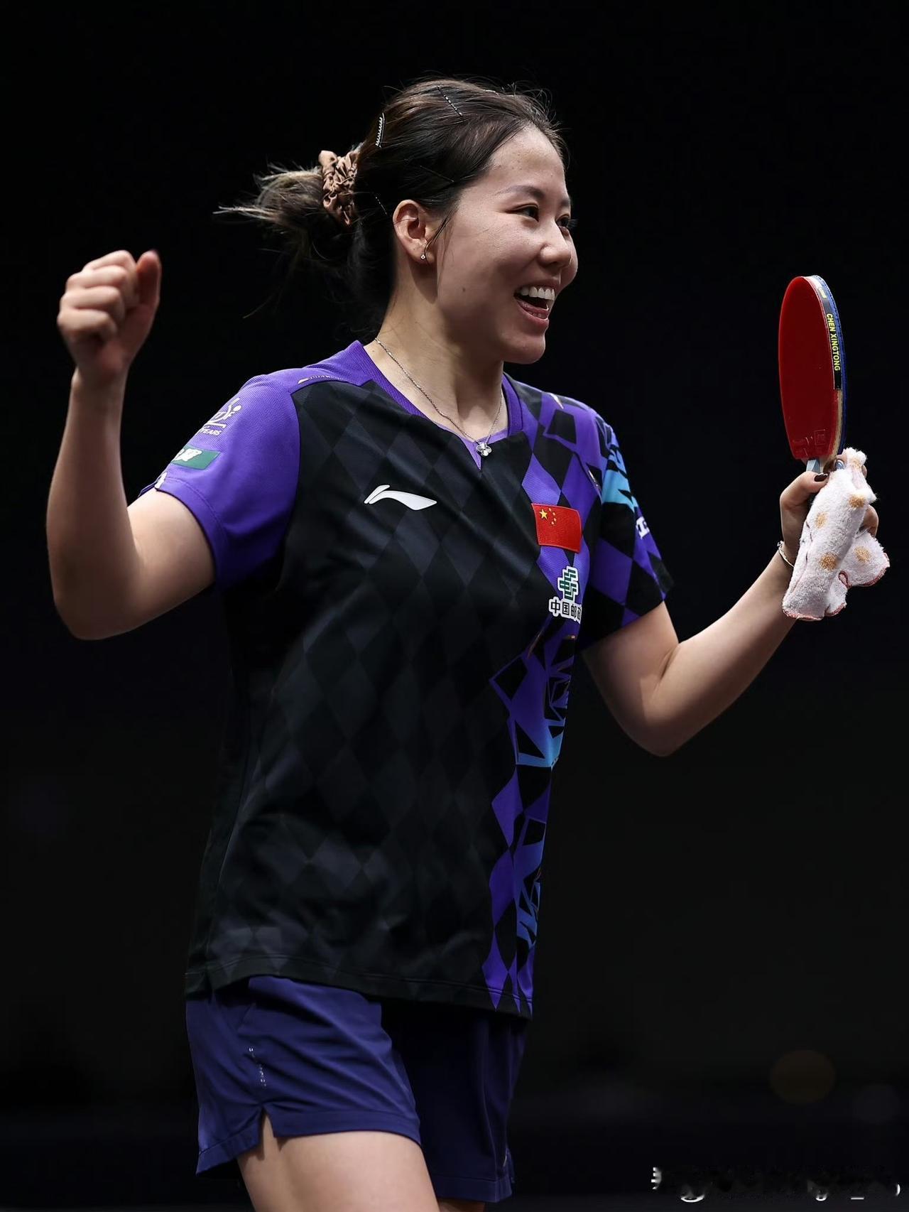 乒乓球中国大满贯赛：6人晋级单打半决赛
1、王曼昱🇨🇳：4-0申裕斌🇰🇷