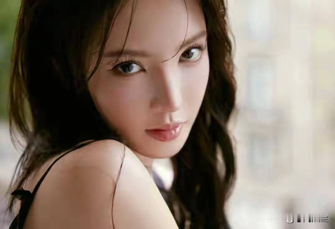 金晨这次是玩完了，
签了那么多商务合作，
光赔违约金就赔不完了，
真是聪明反被聪