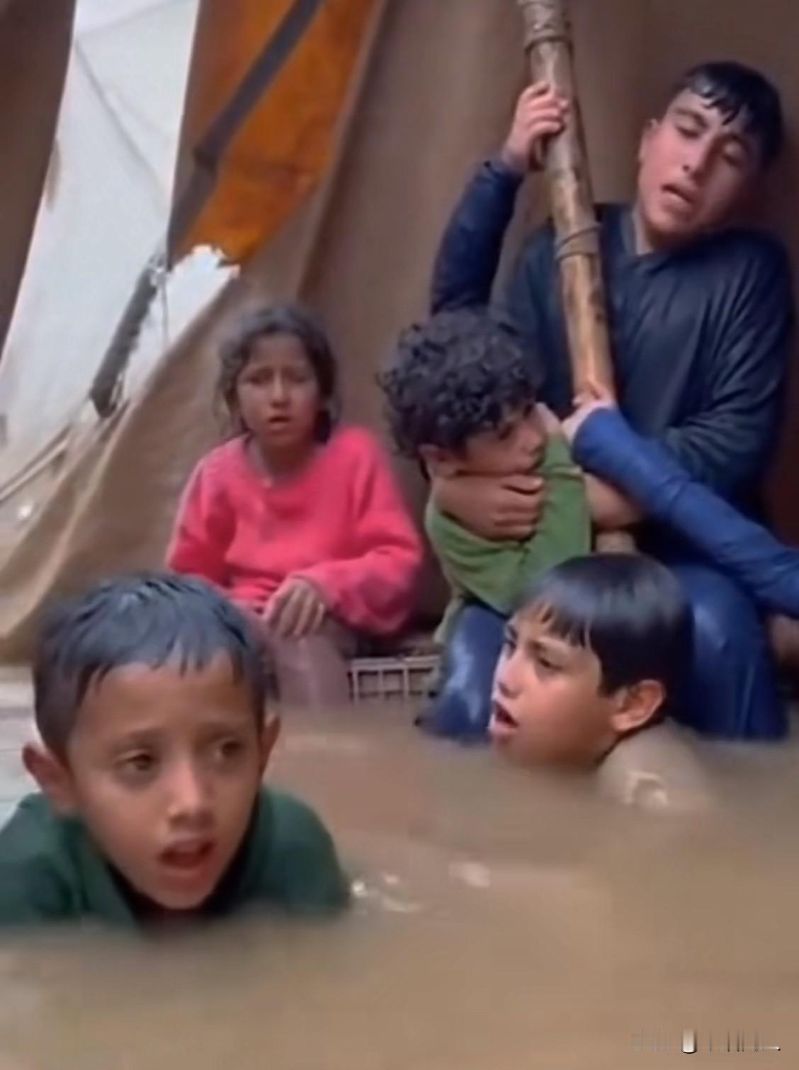 别忘了那句老话“救急不救穷！”
如果一个地区或者国家正在经受着苦难，只需要正规的