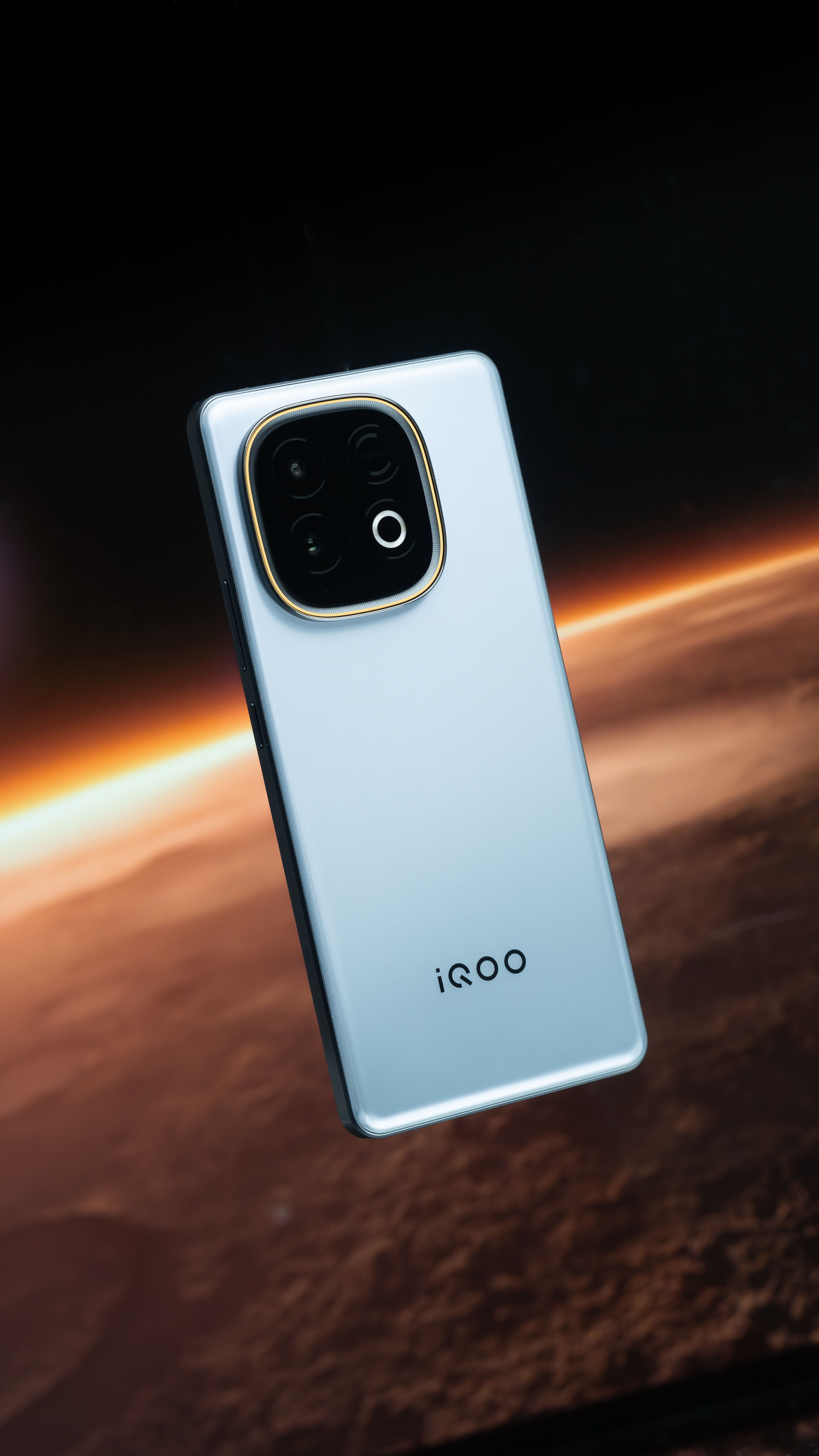 iQOO Z10 Turbo+极地灰配色图赏！低调又高级，冰川质感拿在手里，怎么