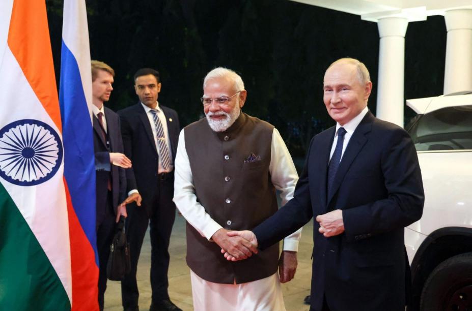 左右逢源还是腹背受敌？莫迪“走钢丝”迎普京，美俄夹缝中难平衡！
 
“夹缝求生如
