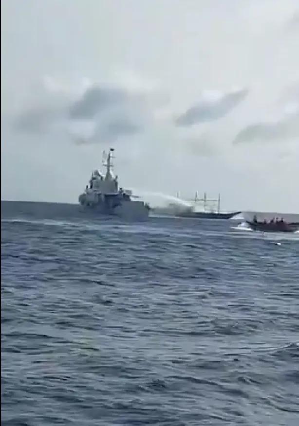 故技重演？2025年12月12日，南沙仙宾礁海域的水炮声，戳穿了菲律宾的“故技重