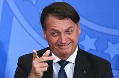 巴西前总统博索纳罗迎来90天严格软禁，他前脚刚走出医院大门，后脚就踏入了居家监禁