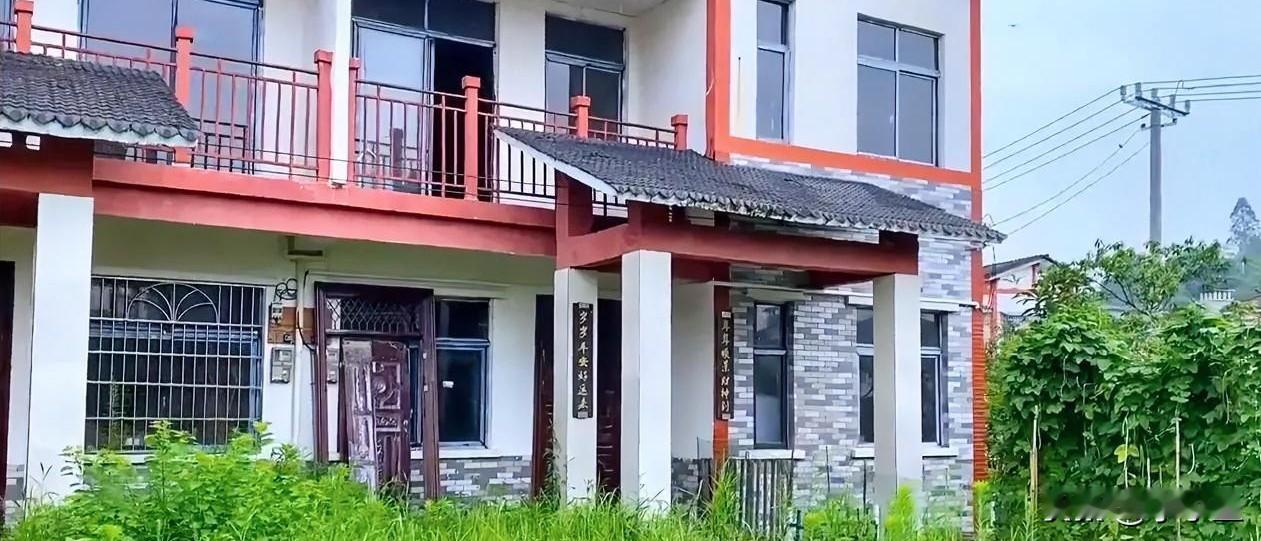13万买别墅，为何没人接盘

13万，放在一线城市也许只够租房几个月，在四川广安