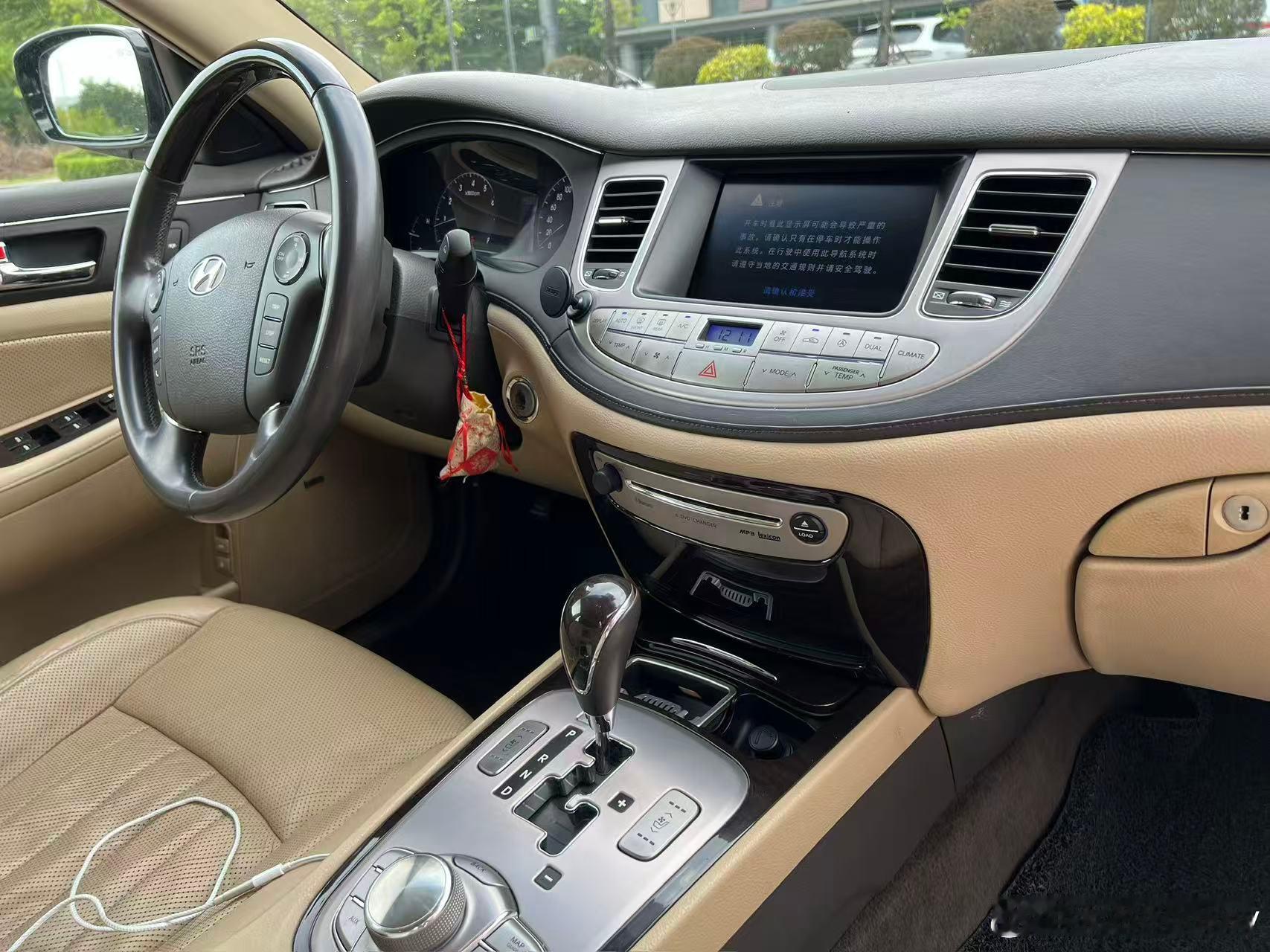 很奇怪，前段时间朋友说有台劳恩斯要卖，也不贵，一万来块钱。当时有点纠结想买，因为