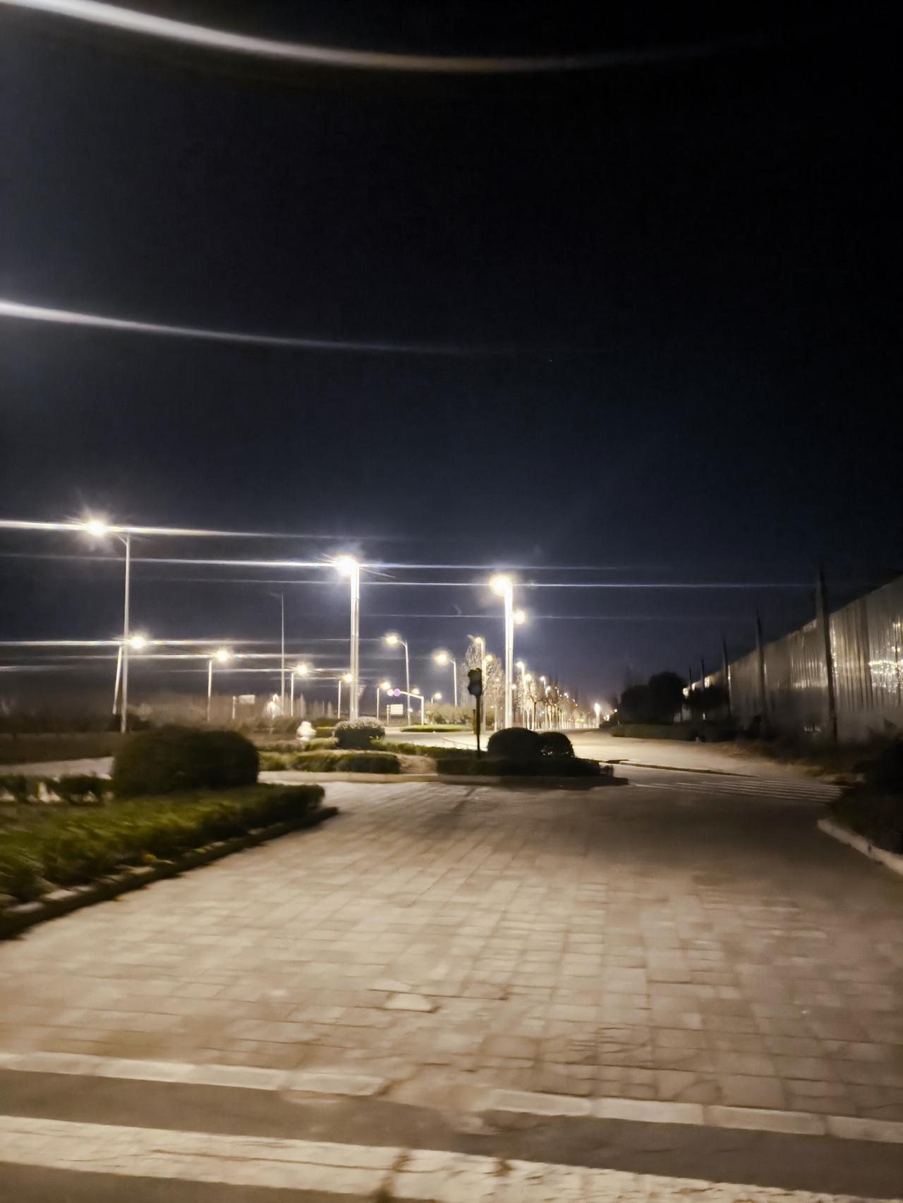 每日股市，怎么看每日股市我就不说了，有太多人说了，每日雷打不动十公里，必须的任务