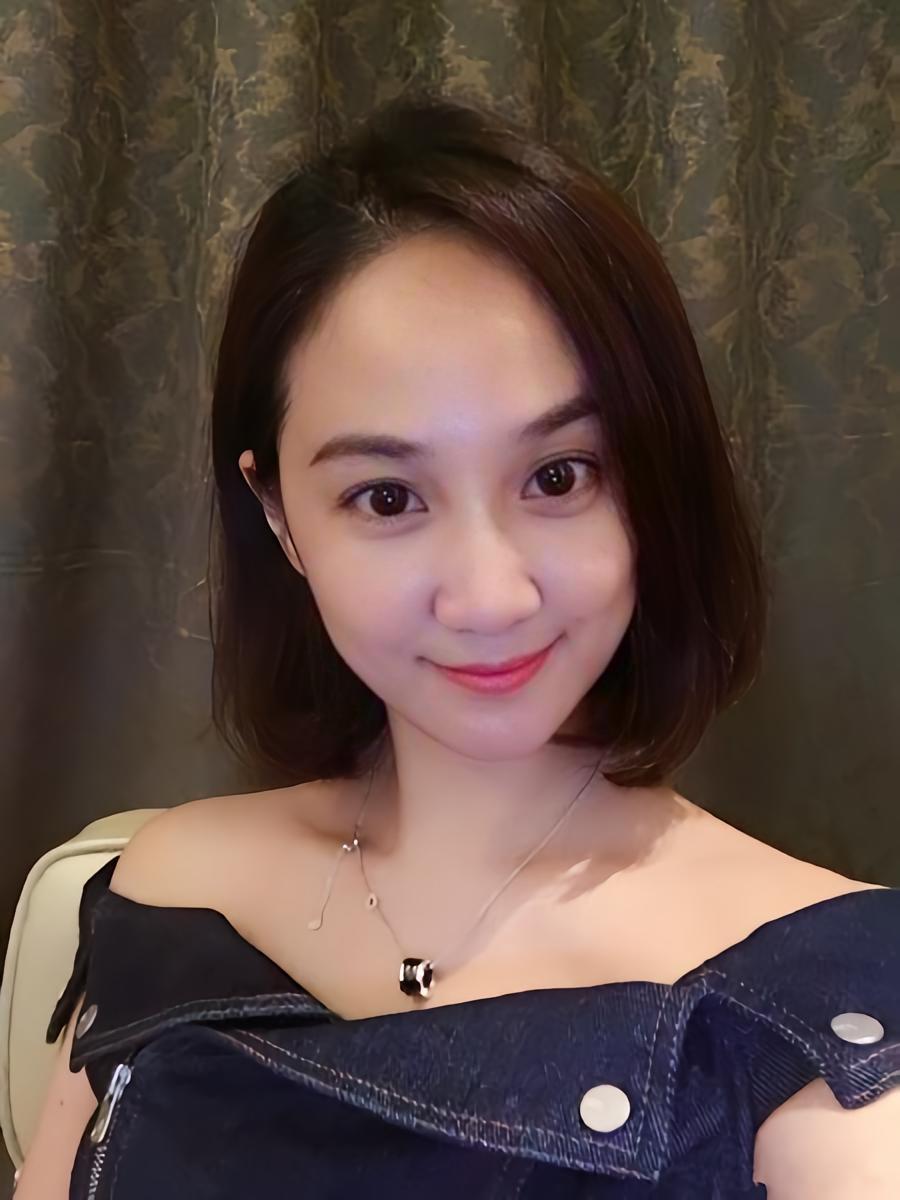 魏和尚老婆是她啊，关思婷，安徽阜阳人。也是演员。俩人都40多了，至今还没有要孩子