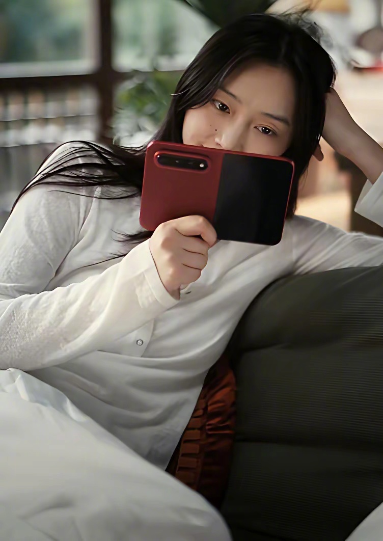小米18 Fold实拍确实比渲染图好看多了[笑哭] ​​​