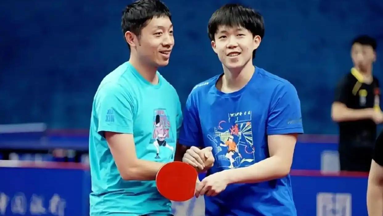 王楚钦vs许昕，都取巅峰时期实力，综合单打男双混双，谁更强？