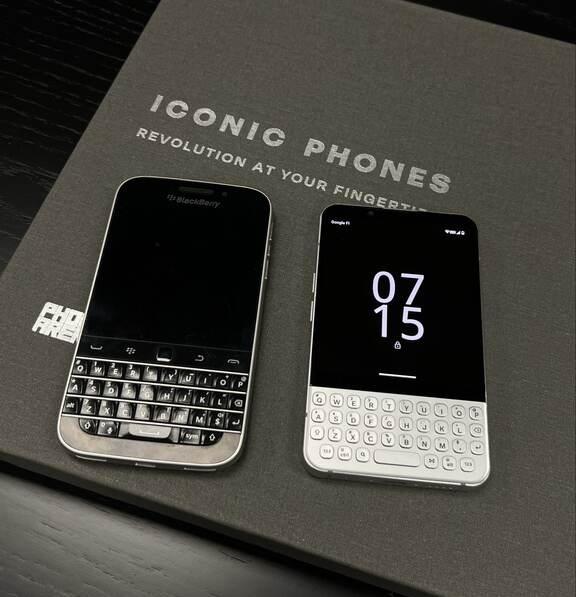 minimal phone2 vs 黑莓 Q20尺寸对比
数码神机howto 电