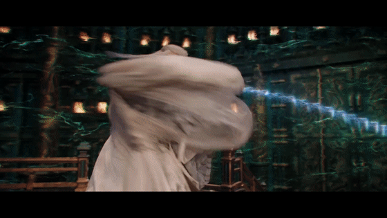 都说了别惹迪丽热巴白日提灯 贺思慕仅凭气场就碾压全场😎，慵懒卧在王座上淡淡一瞥