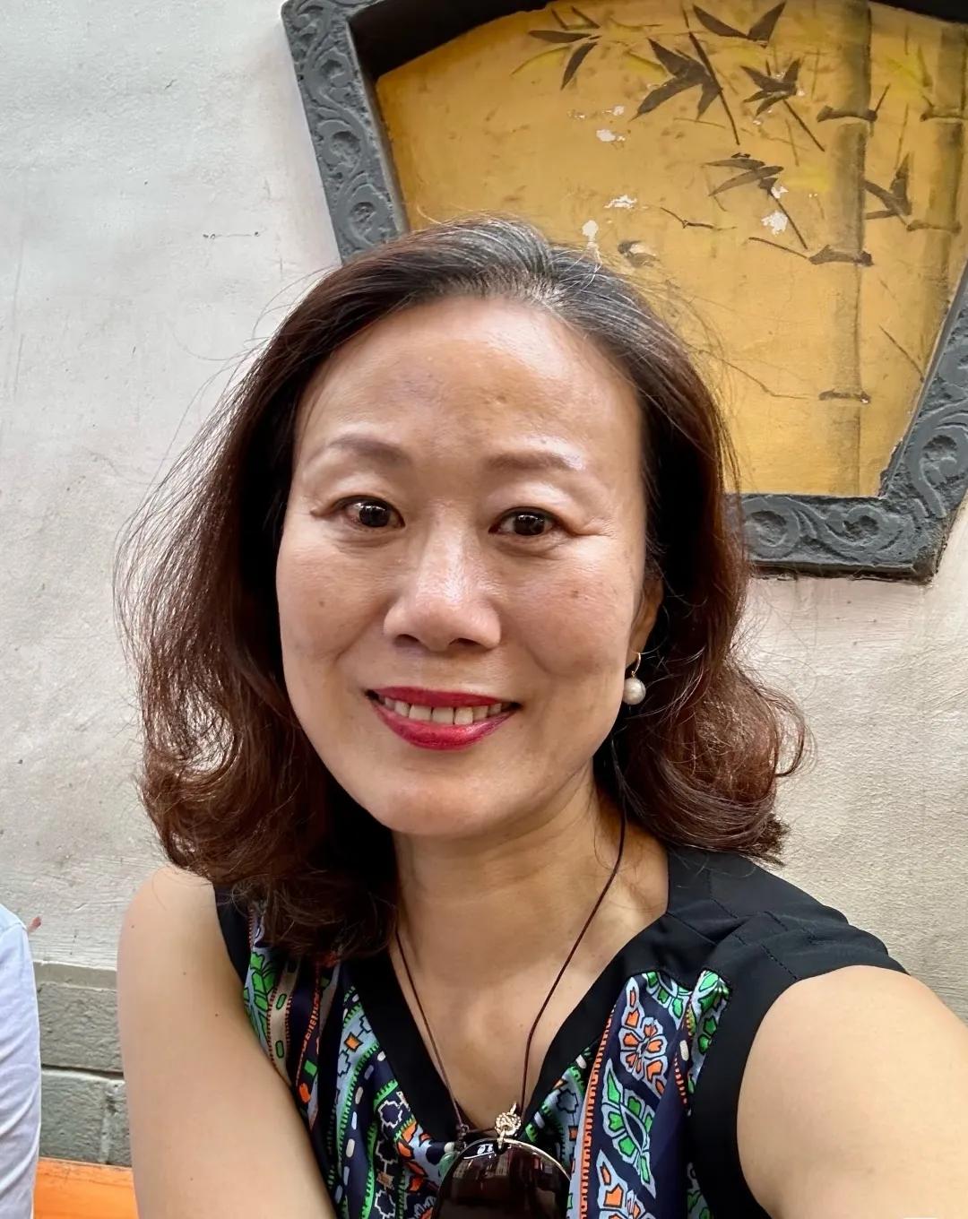 我突然活明白了  
我54年的人72了，已经活了一大半了。老伴已经走7年了，留下