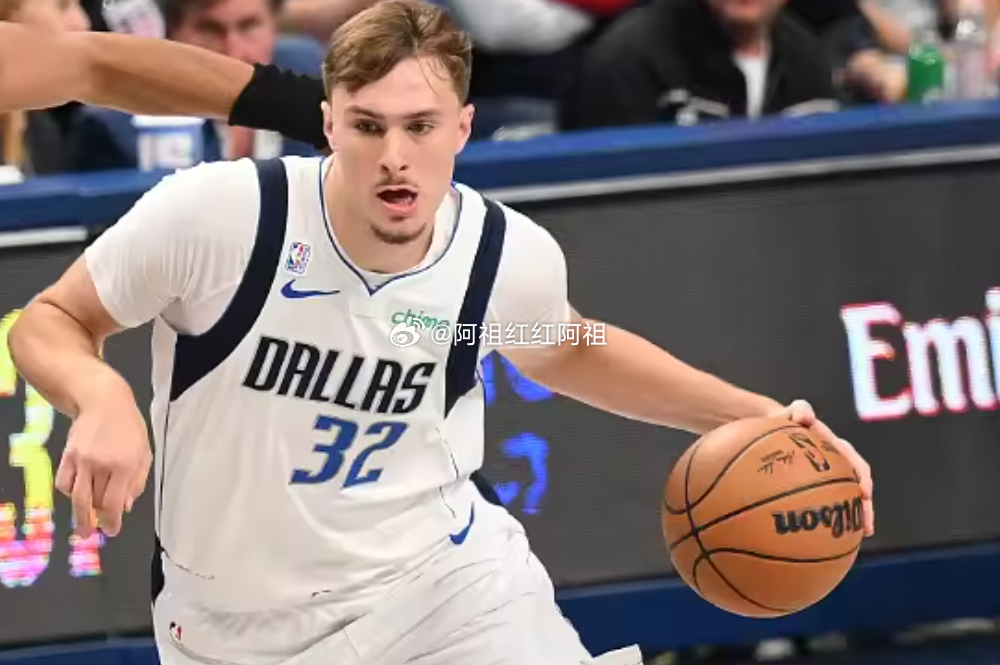 今日，NBA常规赛继续进行，独行侠在主场以131-137不敌勇士。此役，弗拉格全