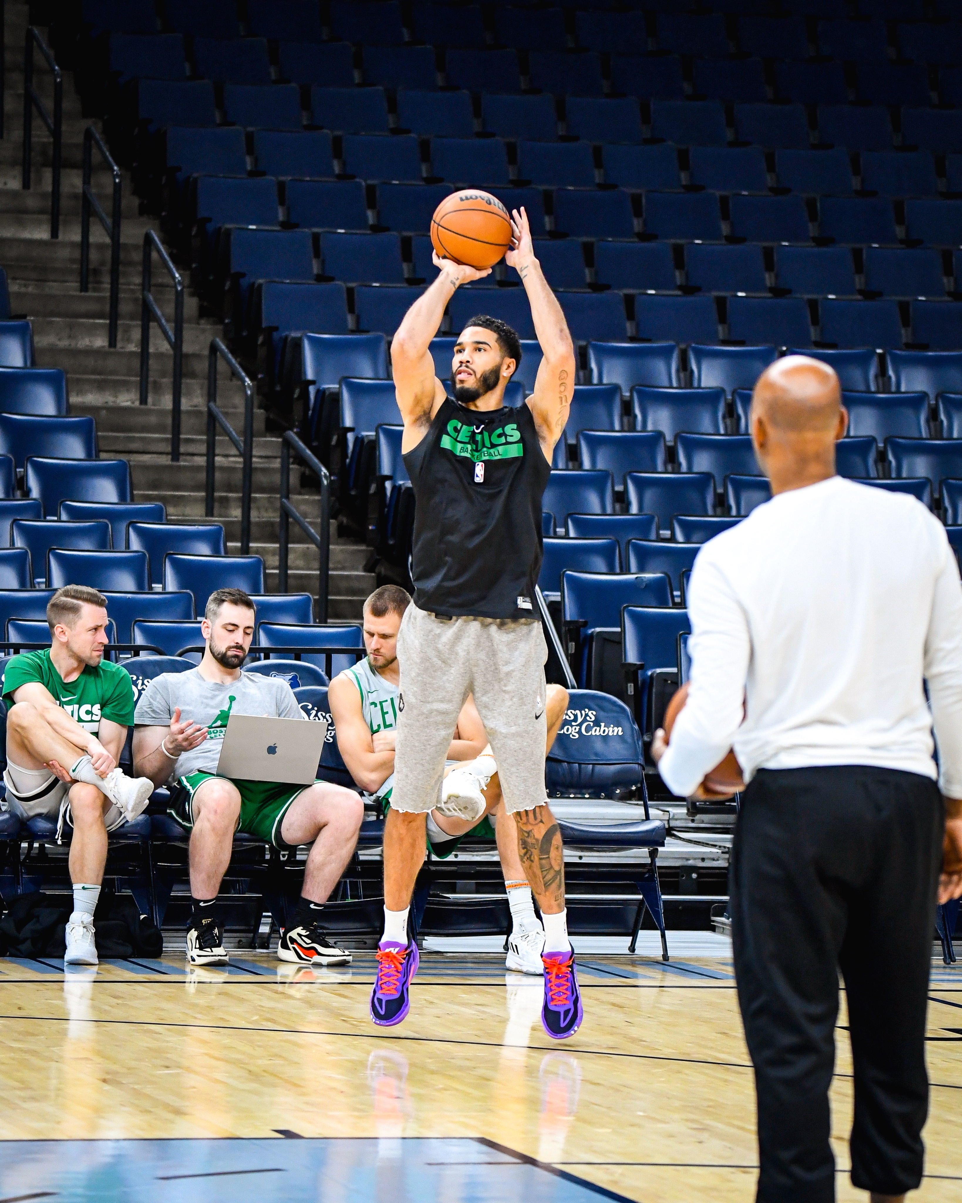 Shots up on a Sunday ☄️ ​​​