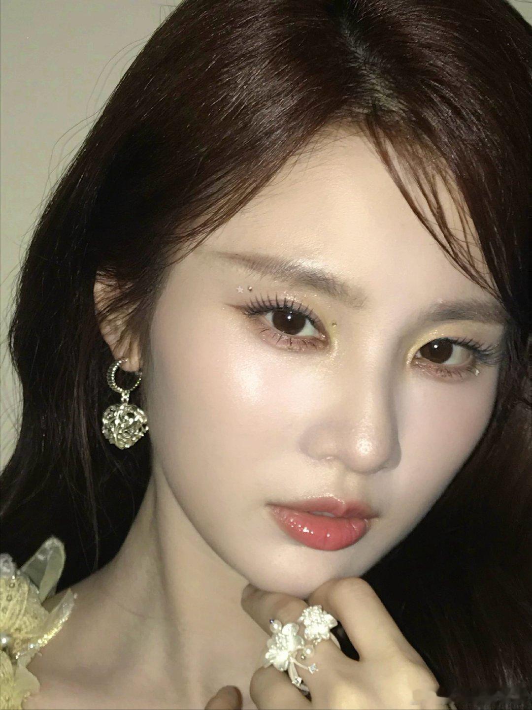 张慧雯回应者来徒乘风2026恭喜张慧雯加入者来家族，未来一起走花路 