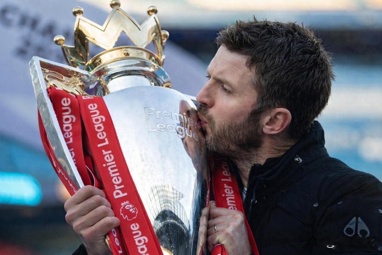 球迷列举卡里克将带领曼联赢得本赛季联赛冠军的原因：

1.  剩余15场赛程皆可