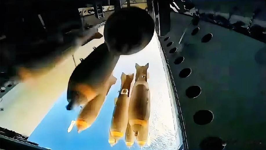 12月31日晚上的最新消息，速报，全都不容错过，第九条： 哥伦比亚总统指责美国轰