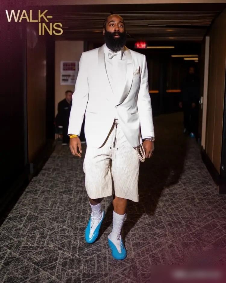 2-0领先被干成2-2平！哈登G4怒送7次失误，米切尔24投仅6中，这天王山之战