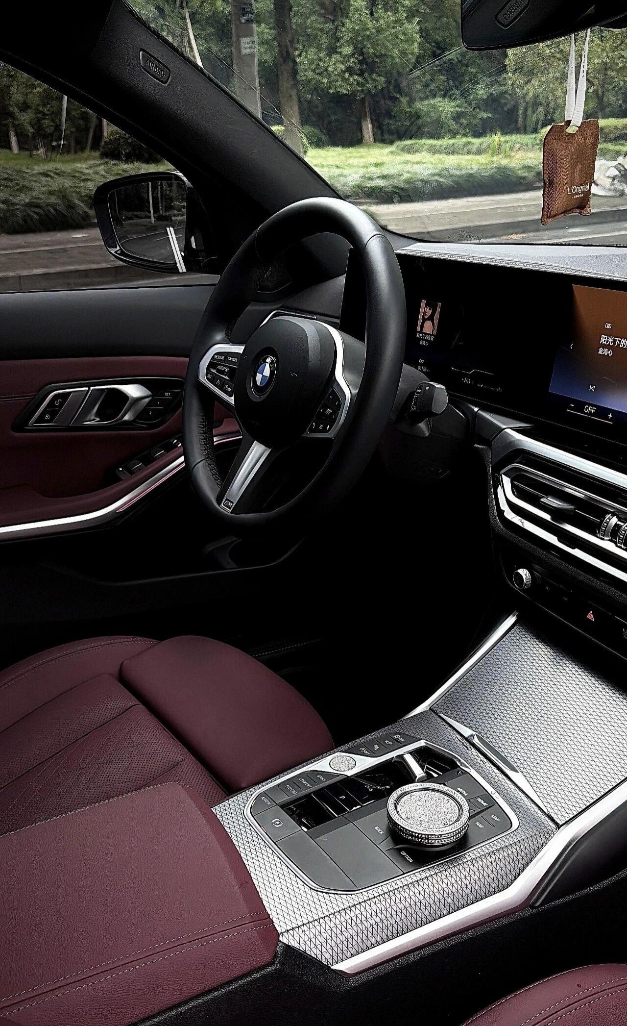 别再说宝马内饰丑！24款3系耀夜香到我了谁说人生绕不开宝马3系？提了24款325