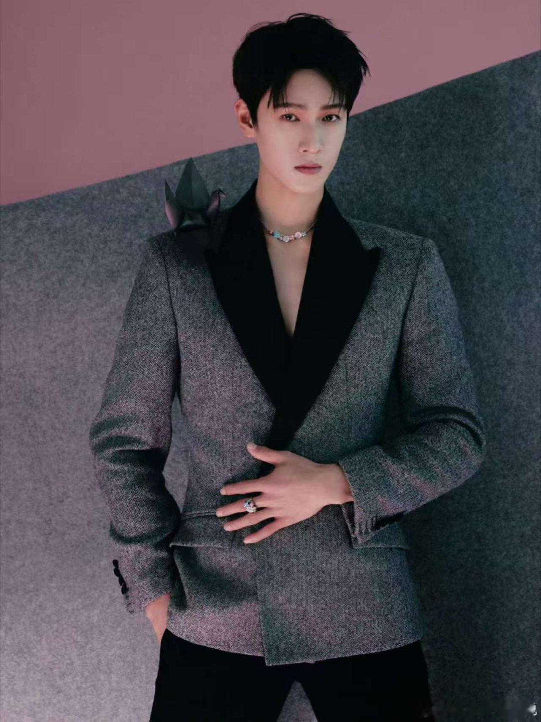 李昀锐迪奥美学李昀锐彩色项链李昀锐彩色项链，迪奥美学， 