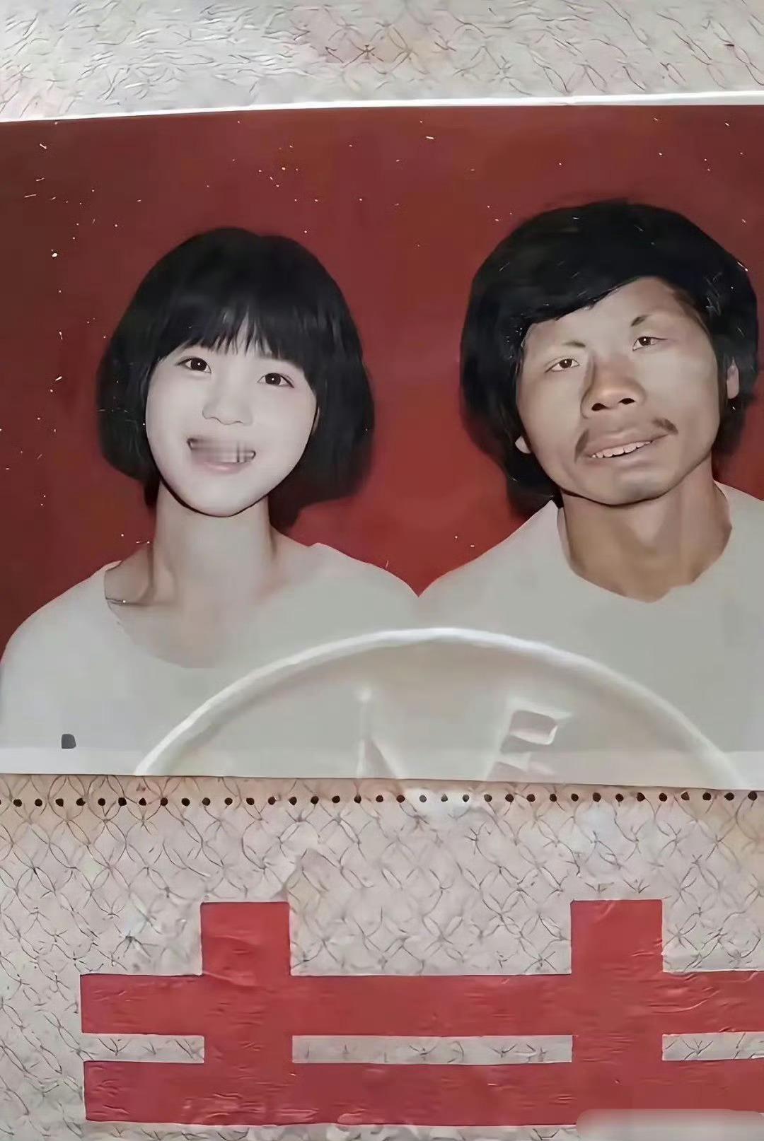 网友:谁都不服！就服我爸！不知当年这老家伙是怎么把我妈追到手的。服呀！！！ ​​