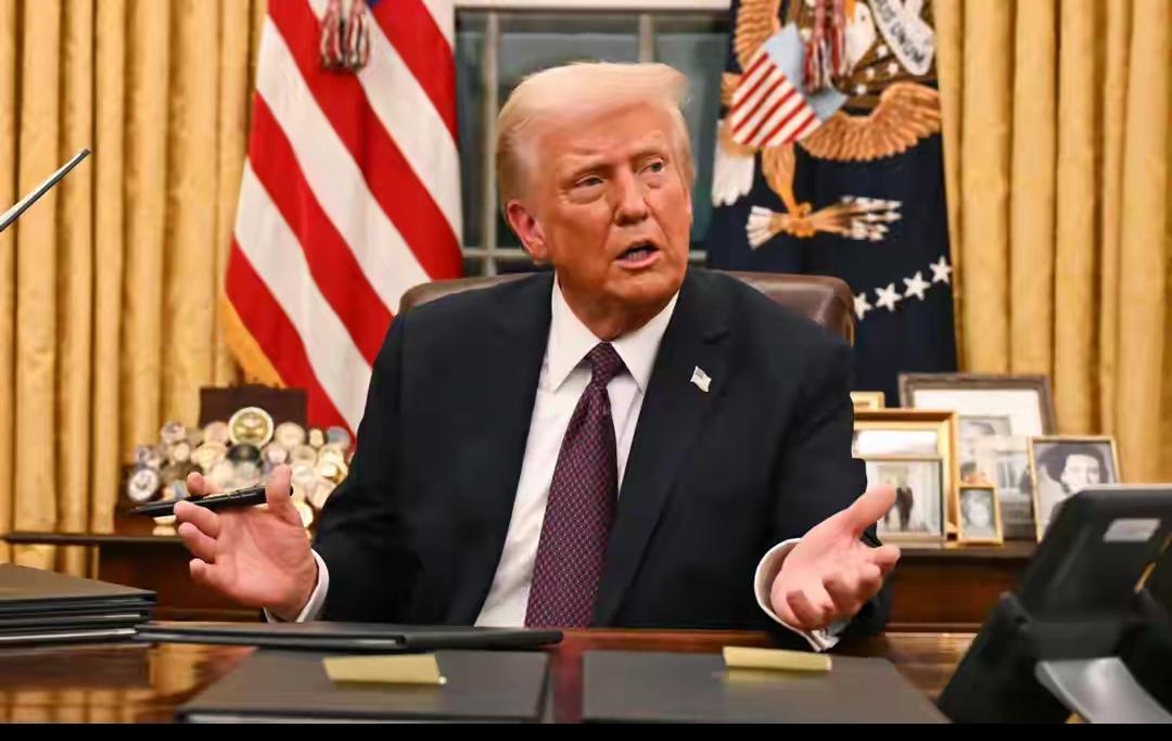 川普又发文了，
原来美伊进行了秘密对谈，
谈话氛围还挺好，
怪不得暂停了对伊朗的