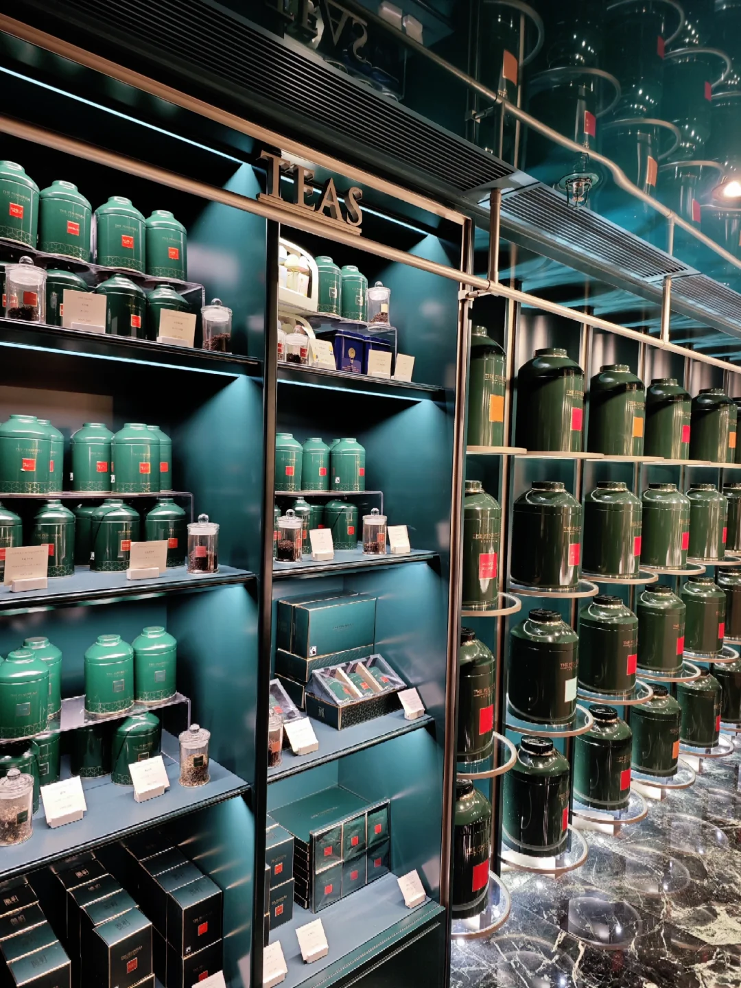 没想好送什么礼物，香港半岛礼品店可以帮你