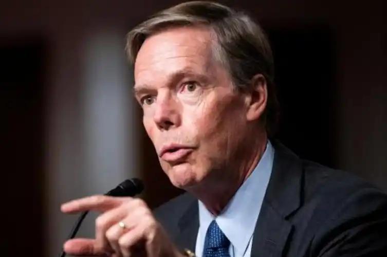 美国政客又急了，这次跳出来的是前驻华大使伯恩斯。老头最近一连串表态，可以说是把美