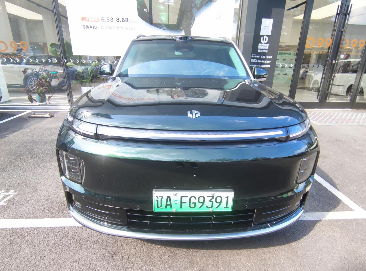豪华家用旗舰《零跑D19》上市
 零跑D19是LEAP 4.0架构下全尺寸旗舰家