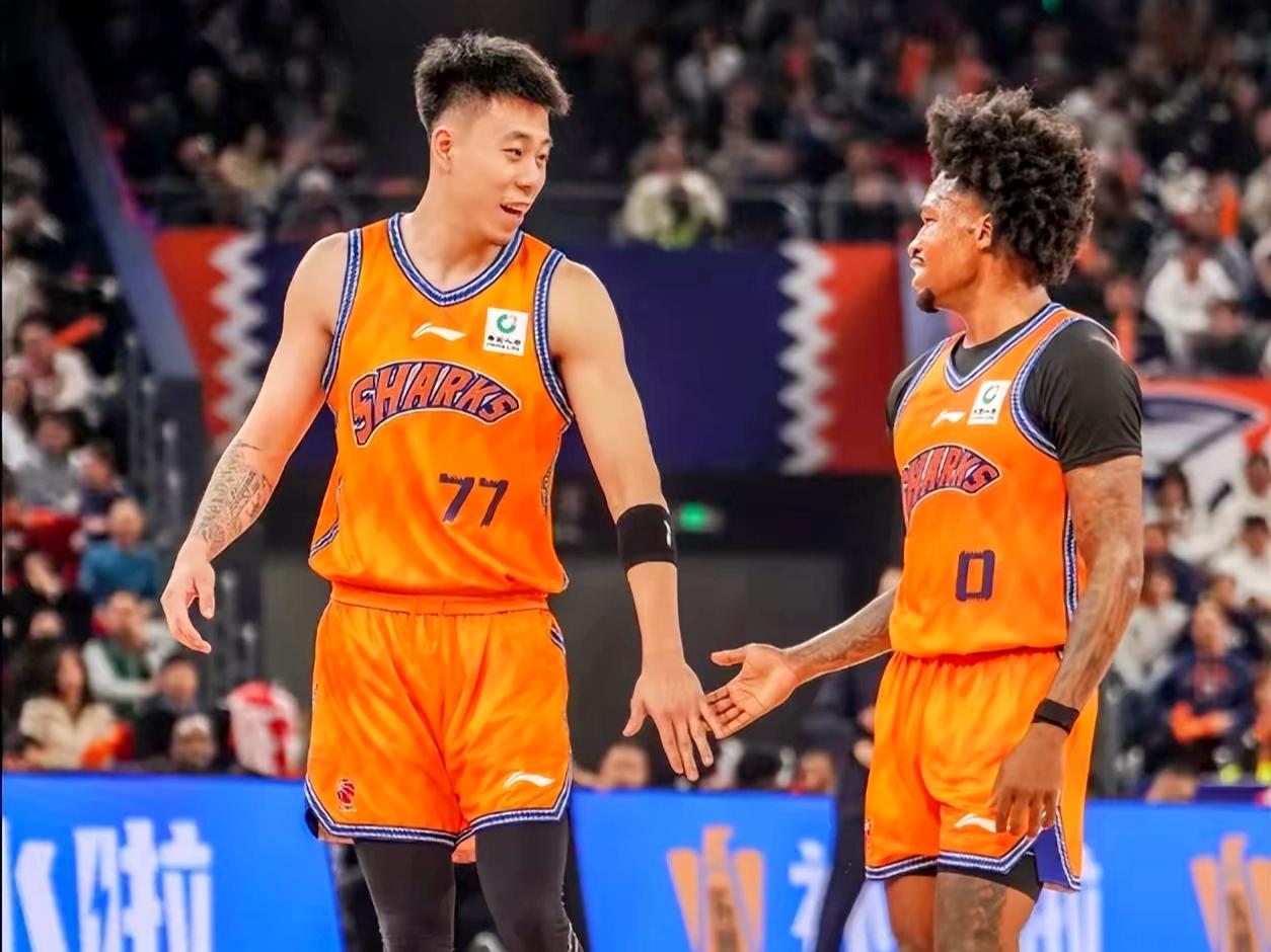 八村塁的得分，张镇麟也学会了

刚刚结束的cba常规赛，上海队对阵全华班四川队，