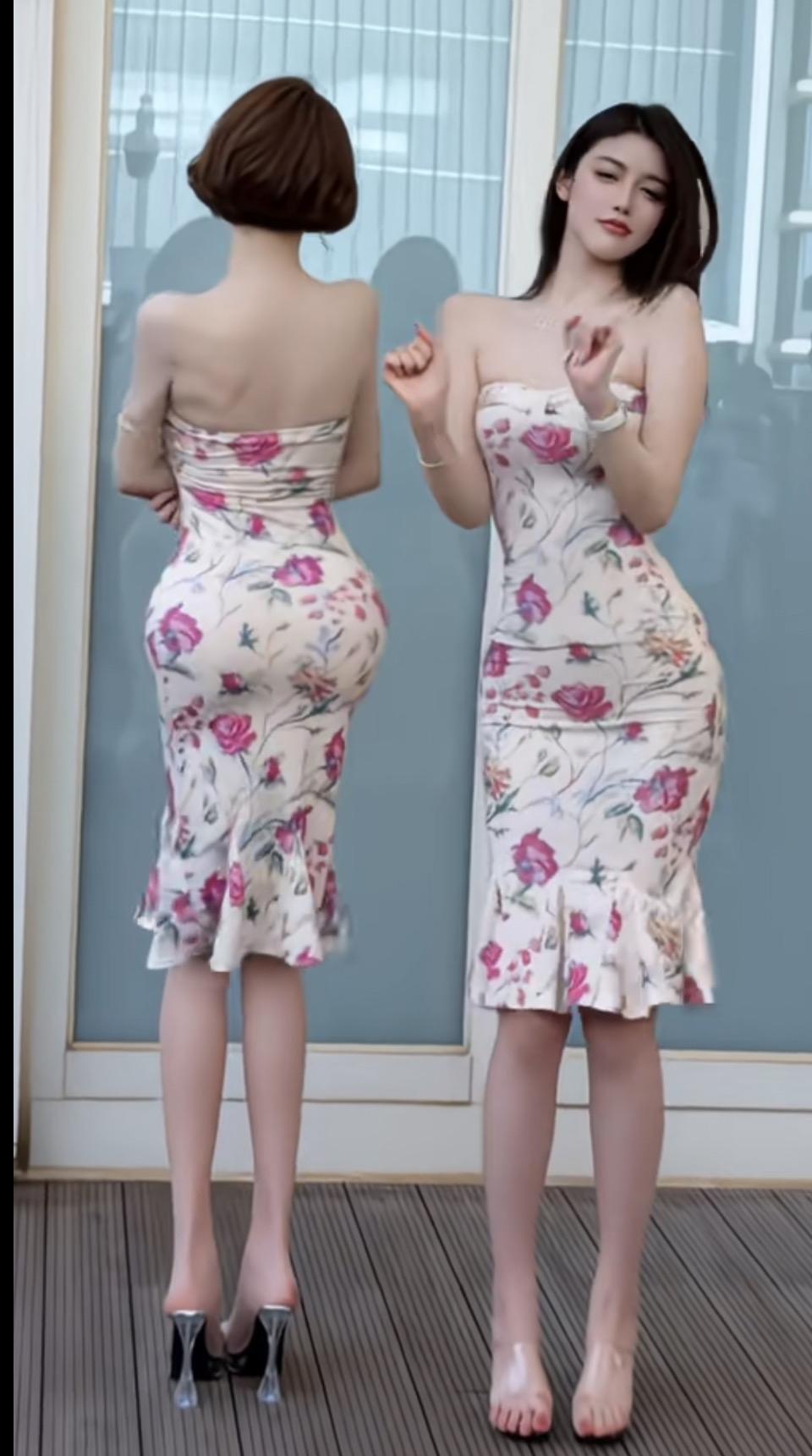 不是同一个人哦～
右边露脸长发女生是小乌苏Tina，左边背对镜头短发是小喵大宝，