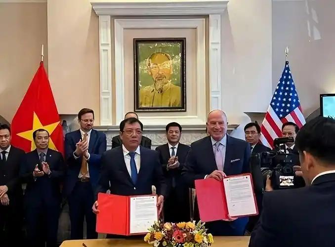 菲律宾倒向了美国，新加坡倒向了美国，柬埔寨倒向了美国，越南也在倒向美国的路上……