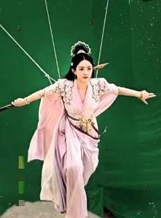 原来武打动作片是这样拍出来，你见过没有？想要拍出一部高难度动作的影视剧演员们也挺