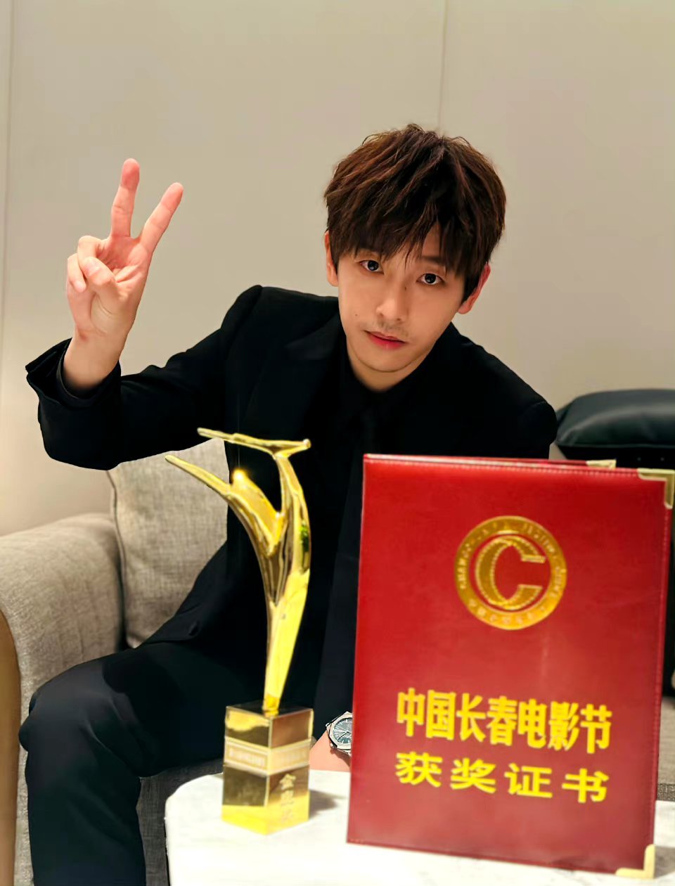 #彭昱畅暴瘦是因为阑尾炎#说的是啊啊，一定要注意休息好。 ​​​