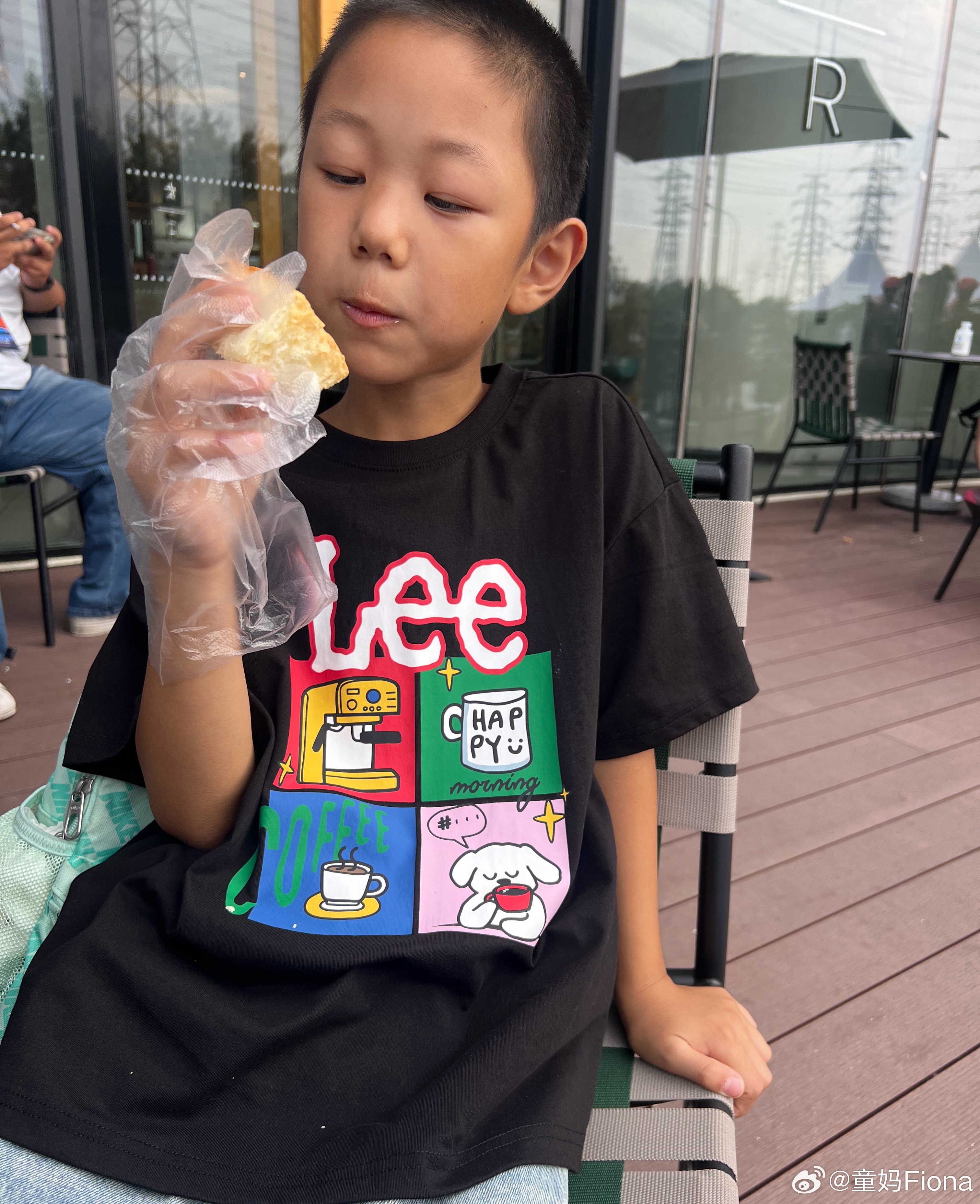 最近吃的混乱昨天，前天恢复2天最近坚持每天白天晚上各出去一趟带他大户外！白天在家
