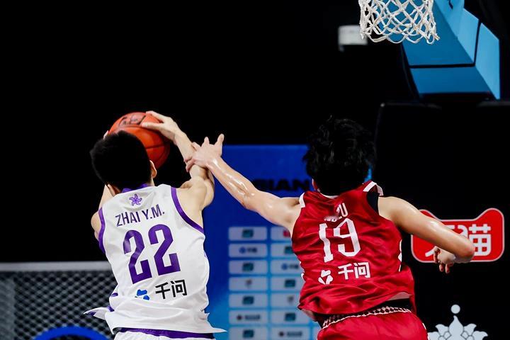 AUBL2026决赛回看清华和早稻田的交锋，剧情充满戏剧性。小组赛清华依靠篮板与