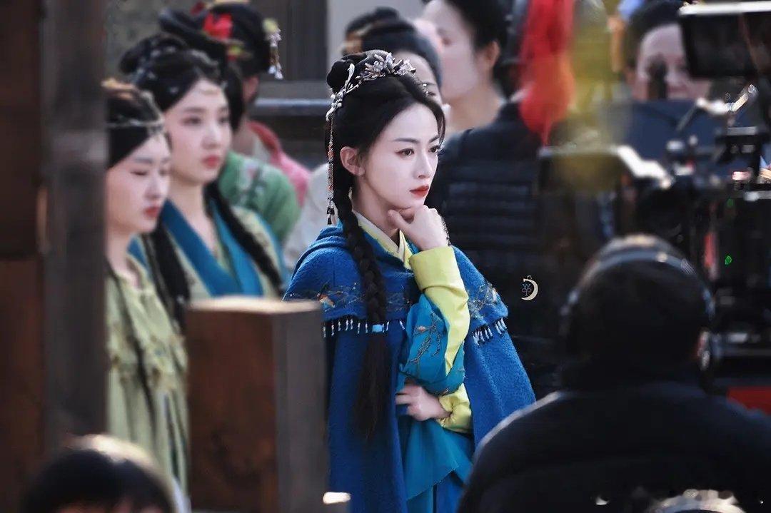 记住爽文剧有吴谨言，这是我们的福气。 ​​​