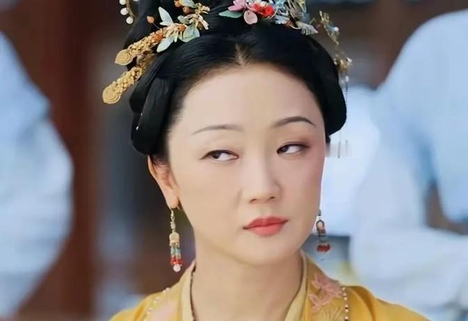 罗家书香门第，竟然娶了个商人女儿，这操作，真是让人看不懂。御赐的豪宅，显赫的家世