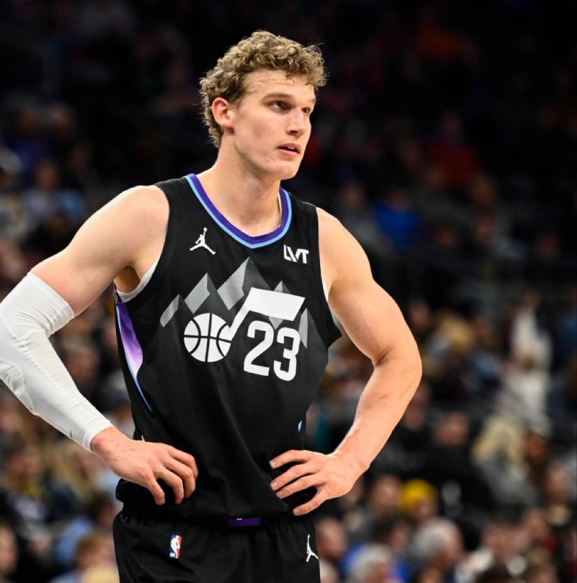 Stein：爵士队更有可能在本交易季补强以劳里·马尔卡宁为核心的阵容，而不是交易