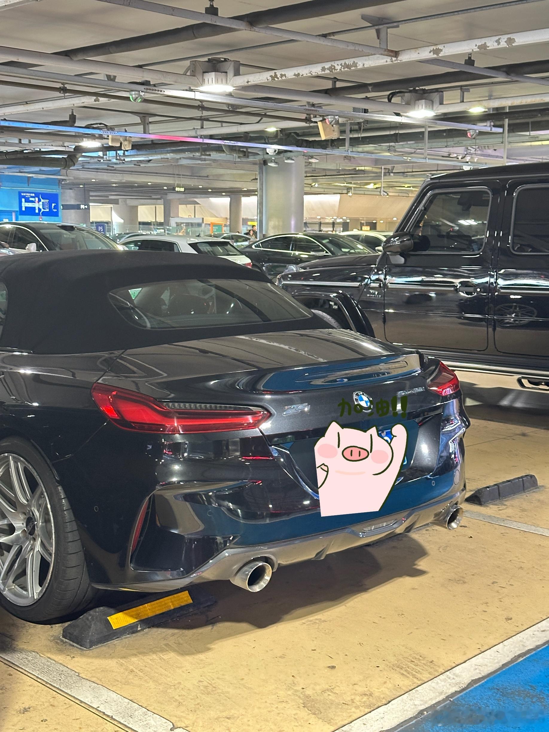 今日机场新发现  BURBERRY在虹桥T2做起了快闪路过还可以逛逛，不是奥特莱