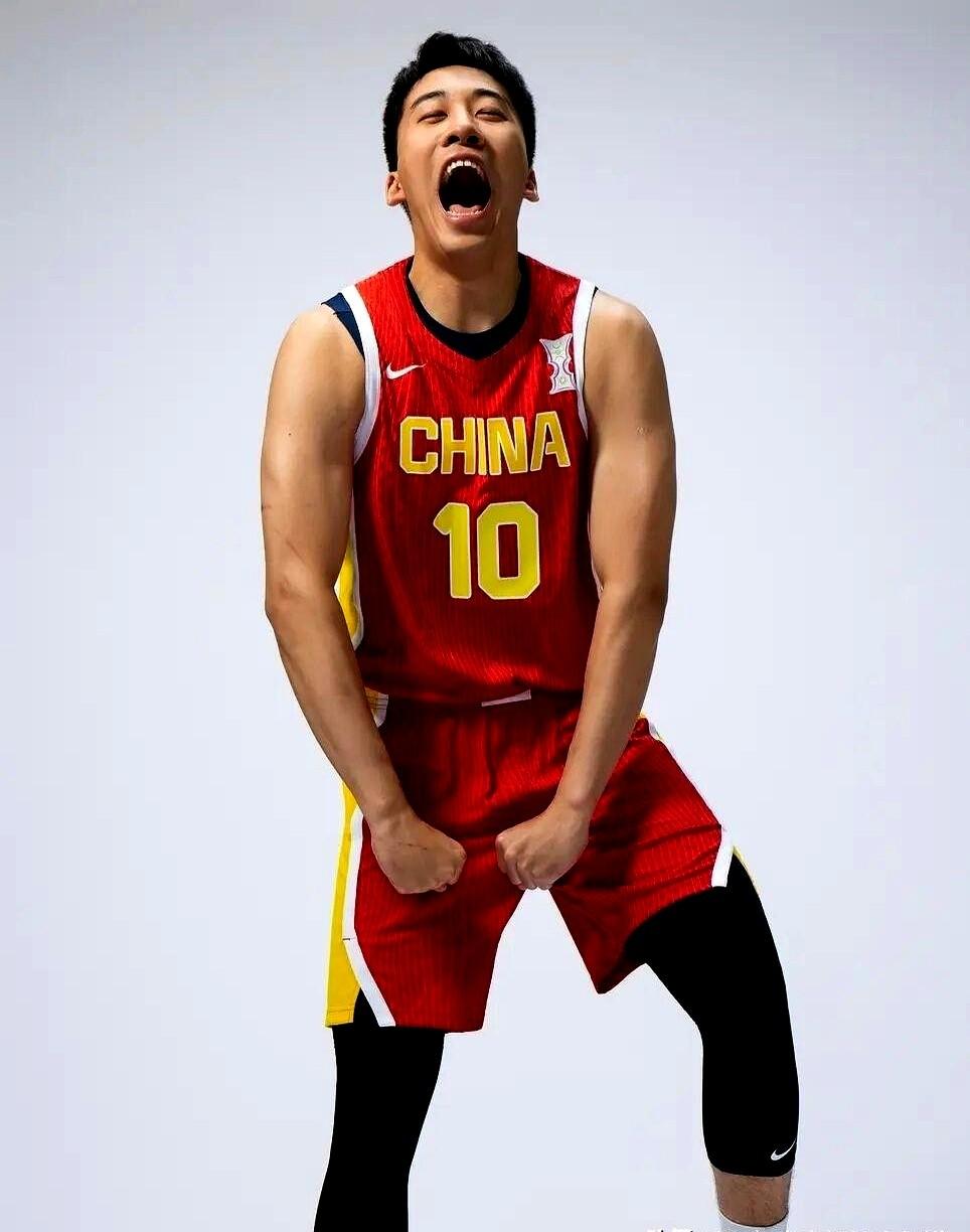 都说中国男篮打日本队费劲，可结果呢？

客场逆转！就在2027年世界杯预选赛上，