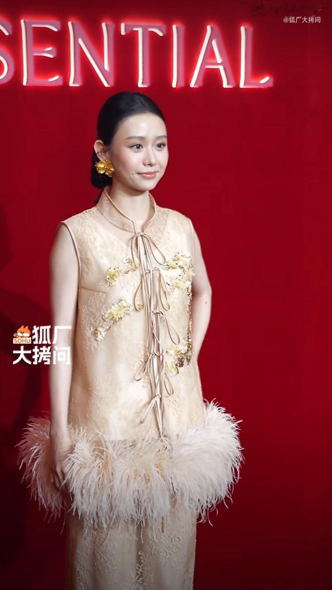 王晓慧的首个时尚活动，表现如何？ ​​​