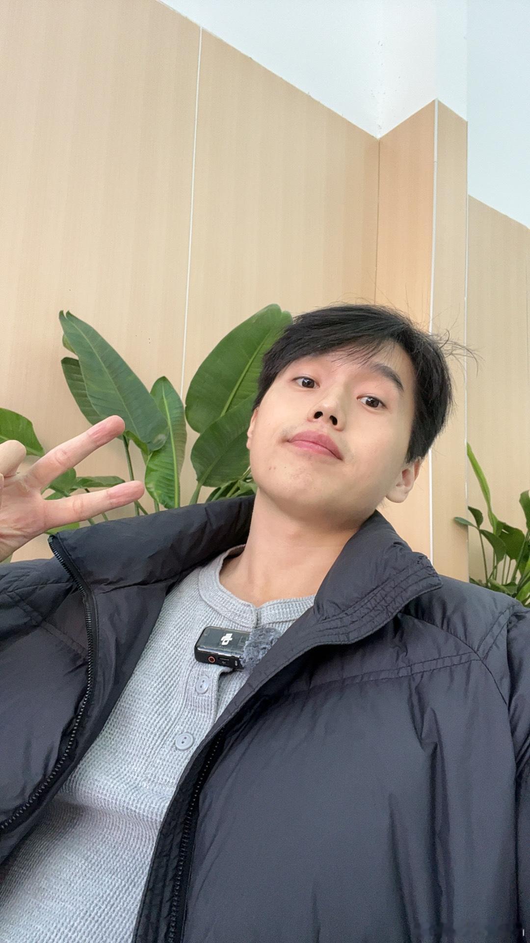 等于说是一条片子长一个痘呗