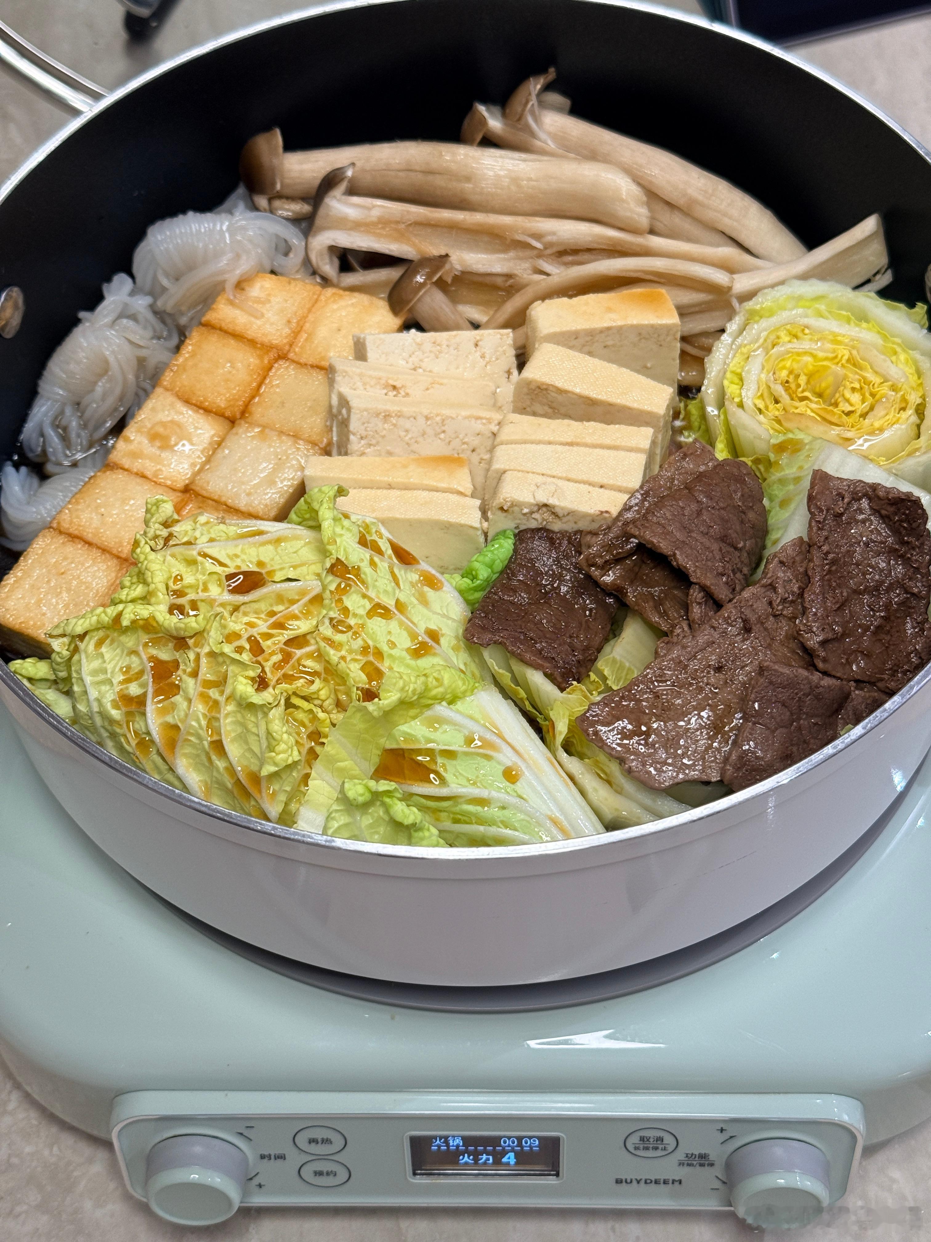 今天哪都没去，自己在家煮寿喜锅吃减脂餐美食分享厨艺教程美食时刻