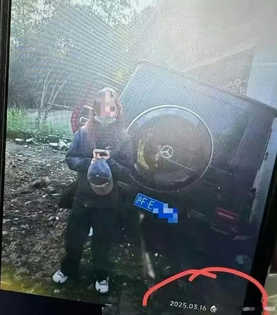 交警回应网传道路交通事故认定书属实无知又傲慢，她之前搞中东面纱消费苦难时就觉得她