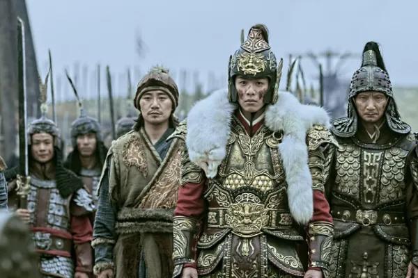 一起来看看唐德宗躲在奉天城里苟且偷生时河南和淮南的局势吧！

东边就是平卢淄青镇